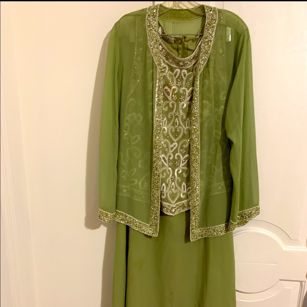 Gorgeous jkara evening gown
